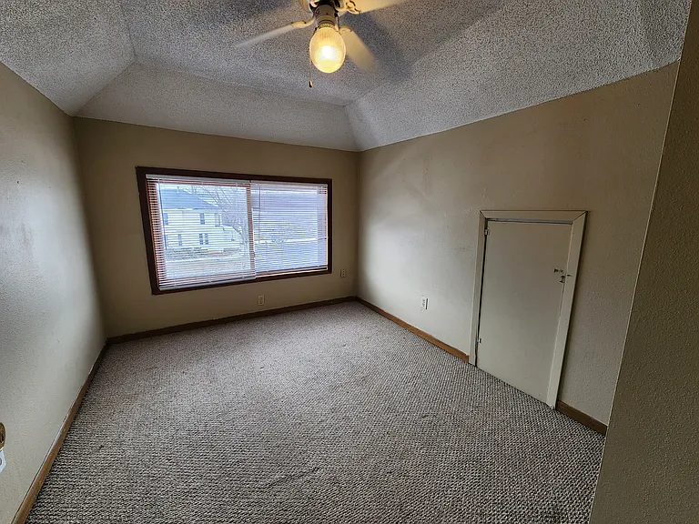604 1/2 W Seerley Blvd — Photo 17