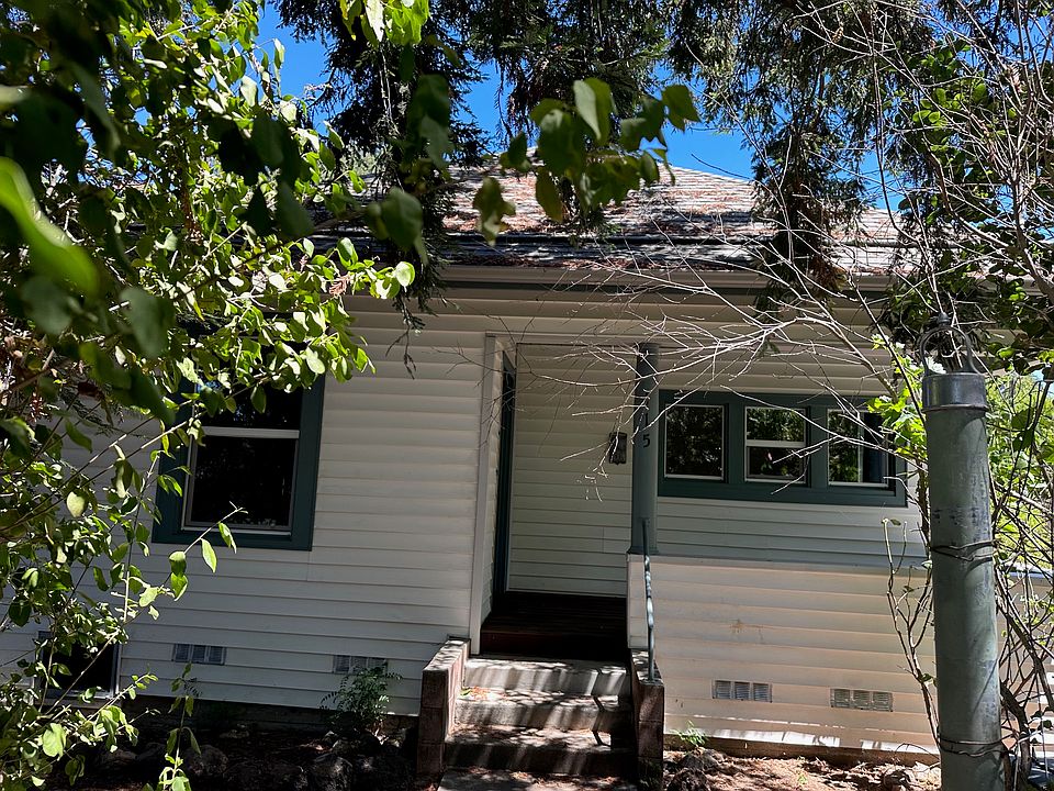1st image of 115 Leslie St