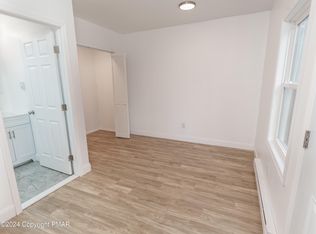 3873 Applegate Rd, Lake Ariel, PA 18436