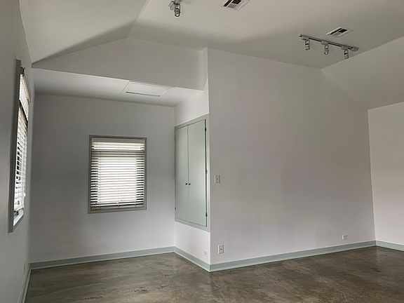 3rd image of 1004 Truxillo St APT B