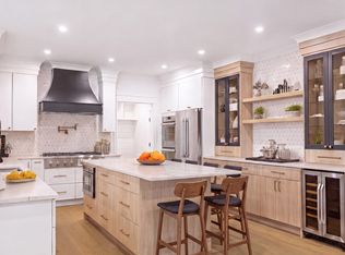5 Bradford Rd, Natick, MA 01760