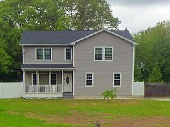 30 Royal Ln, Agawam, MA 01001