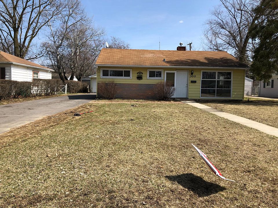1st image of 300 S Hammes Ave
