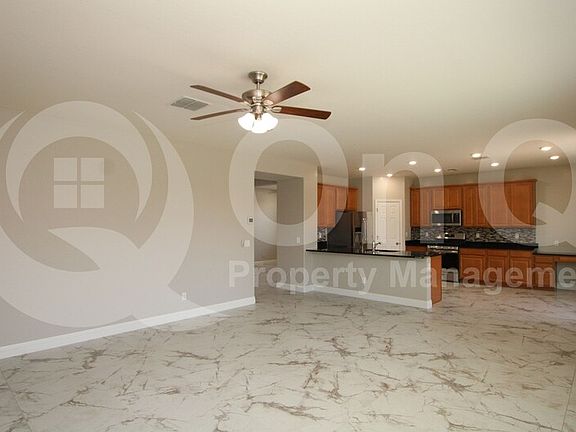 3rd image of 1157 E Regent Dr