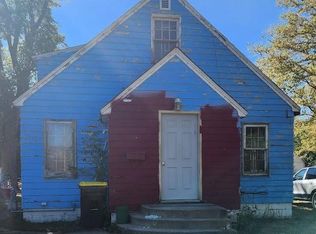 17 10th St, Windom, MN 56101