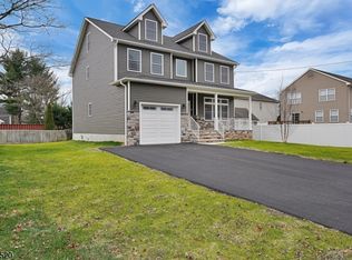 605 Sheridan Ave, Middlesex, NJ 08846