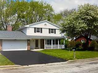 W173N8451 Robert Ave, Menomonee Falls, WI 53051
