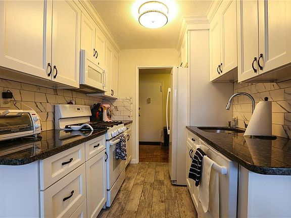 4th image of 222 Martling Ave APT 2L