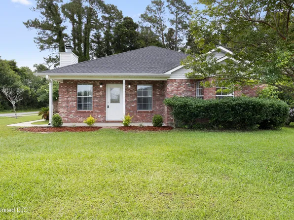3320 N 10th St, Ocean Springs, MS 39564