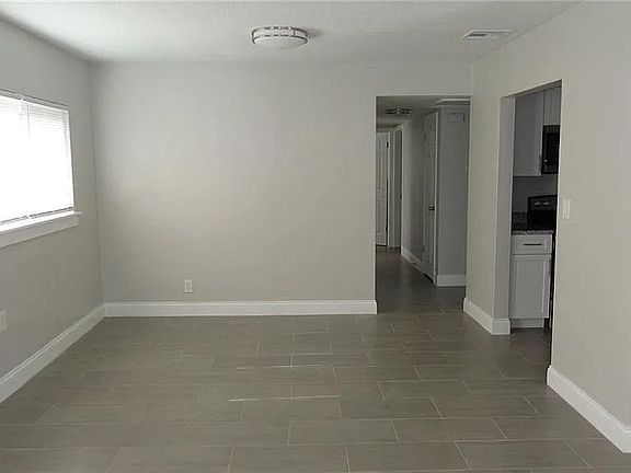 5th image of 4104 S Nashville Ave