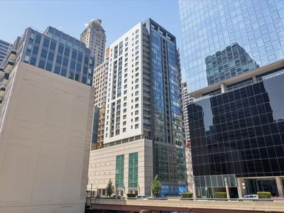 160 E Illinois St APT 2104, Chicago, IL, 60611