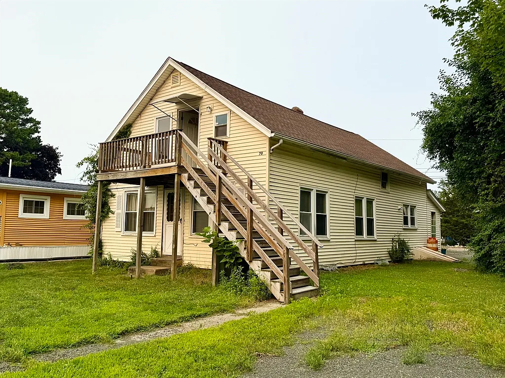 3 bed, 1.0 bath, 1008 sqft, $1,500 — Photo 1