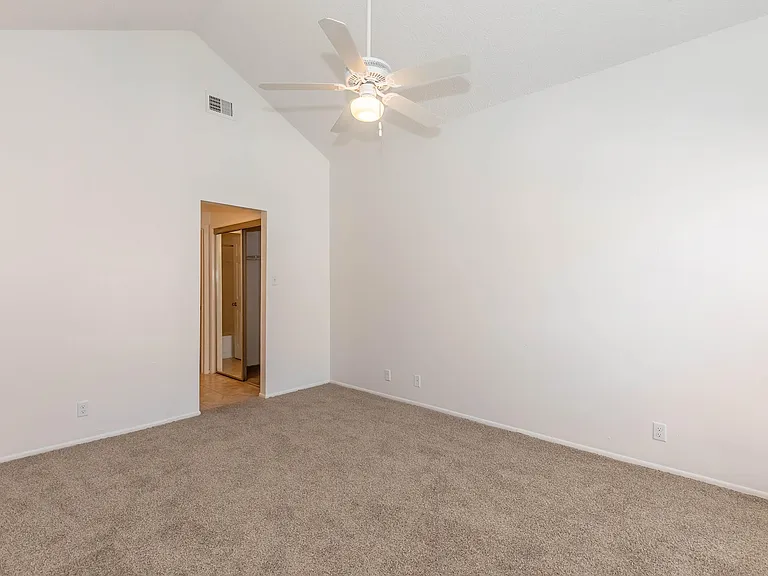 Winding Creek Apartments — Photo 47