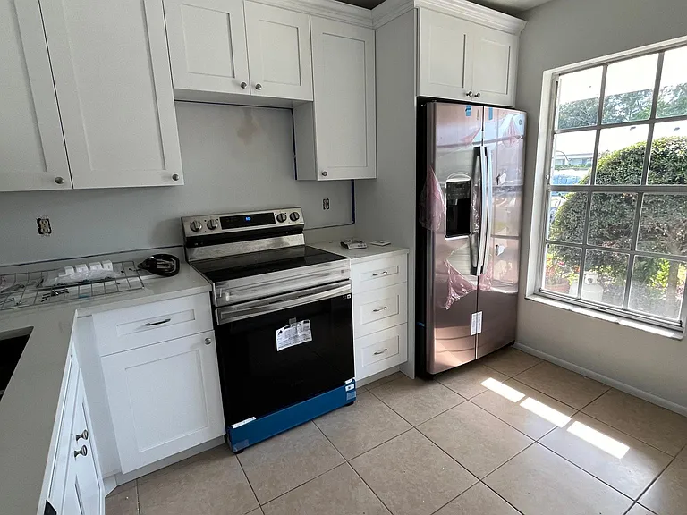 2920 Bradley Ct — Photo 2