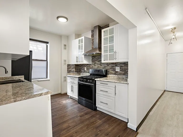 6601 Broadway #D7 — Photo 8