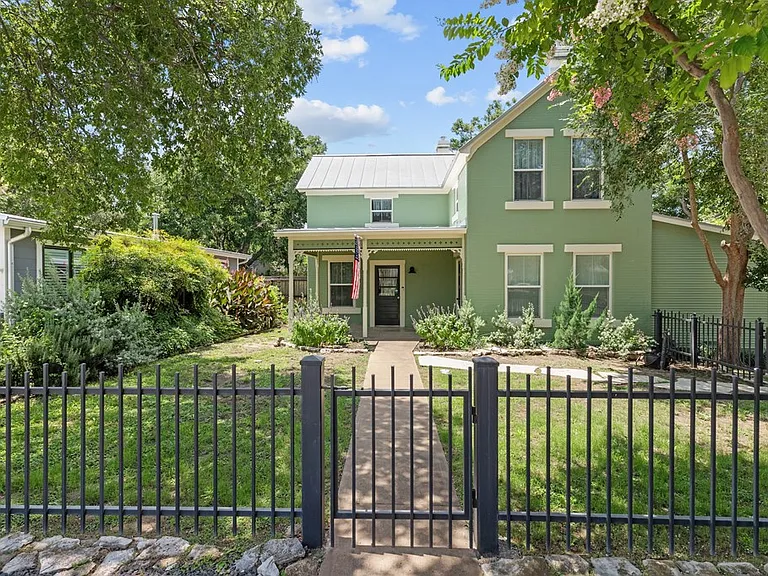 605 W Schubert St — Photo 25