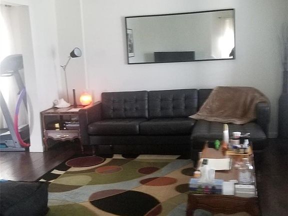 5th image of 3611 Pine Ave