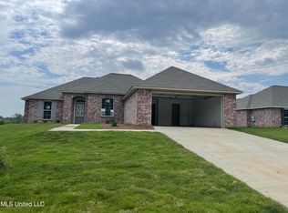 552 Fairway Ave, Byram, MS 39272