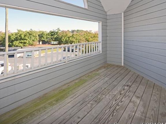 4th image of 116 Breezewood Dr APT E