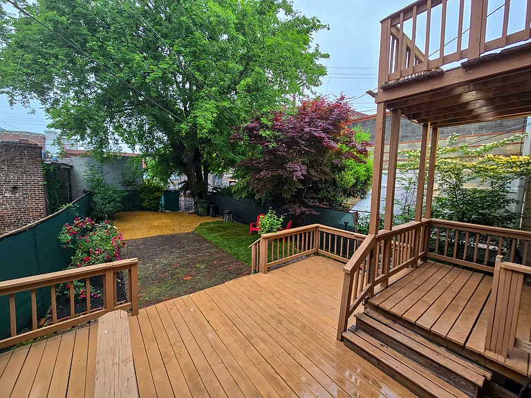 209 W Clay St — Photo 39