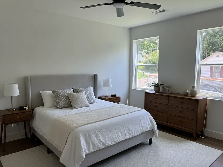 2816 Nichols Ave — Photo 3