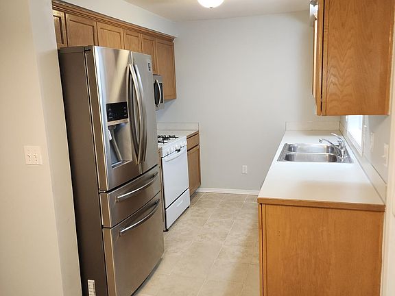 4th image of 628 89th Ave SE