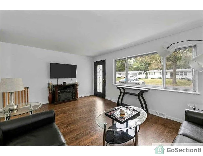 2275 Pheasant Dr photo 1