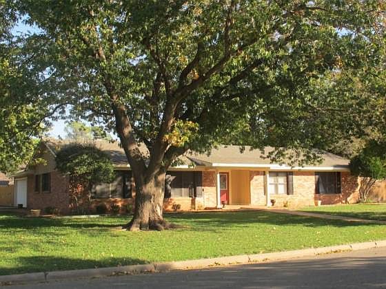 2nd image of 2701 Darwin Dr