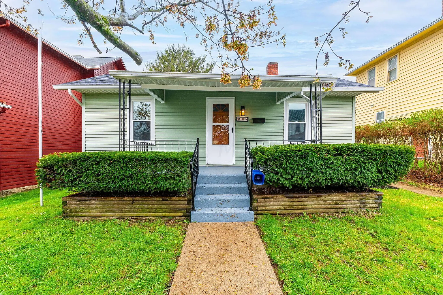 215 Rose Hill Ave photo 1