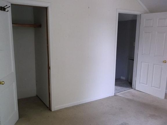 4th image of 204 W Smith St