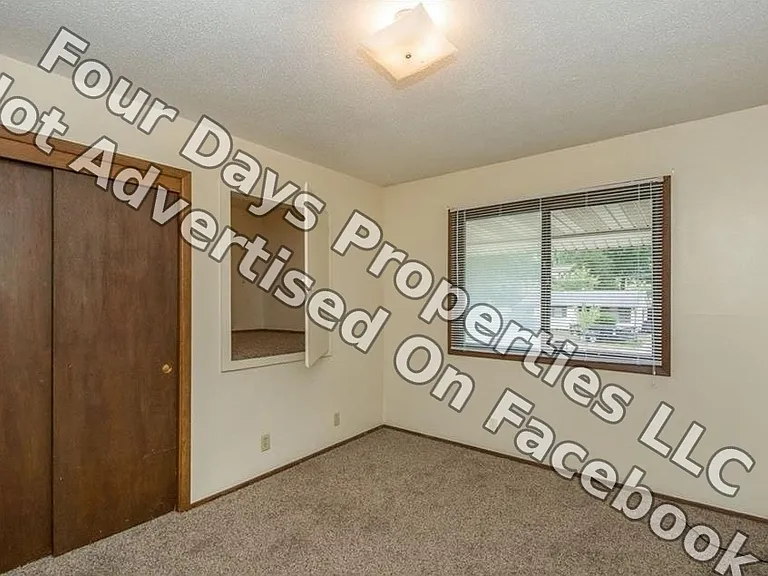 4421 S Union St — Photo 15