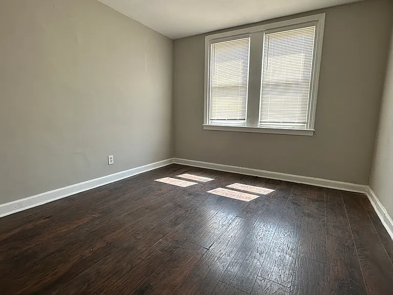 1422 Greeby St #1 — Photo 8