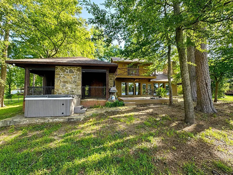 1855 Glen Cove Dr — Photo 11