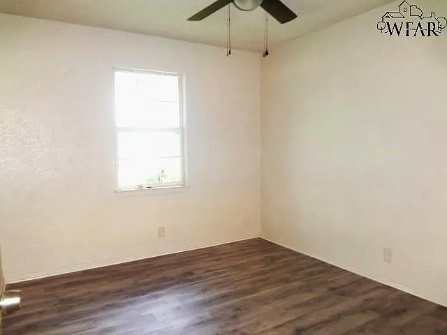 1616 Longview St — Photo 13