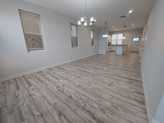 5th image of 2853 W Washington Blvd