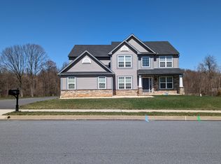 1001 Spinacker Ln, Reading, PA 19605