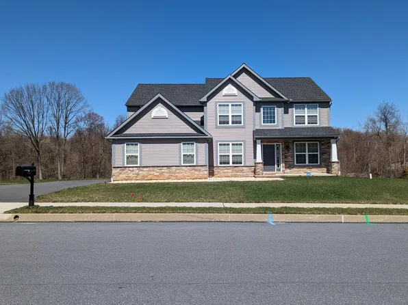 1001 Spinacker Ln, Reading, PA 19605
