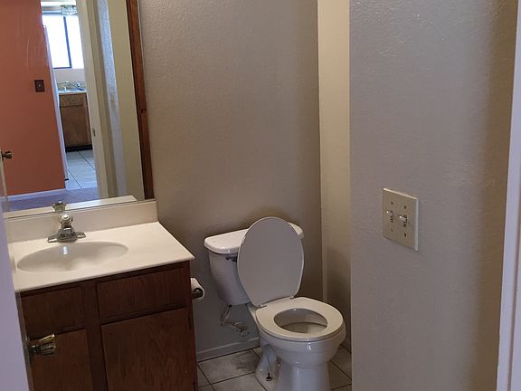 4th image of 68 Sirnoble St