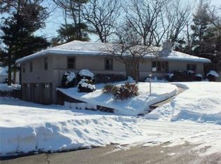 257 Brookwood Dr, Longmeadow, MA 01106