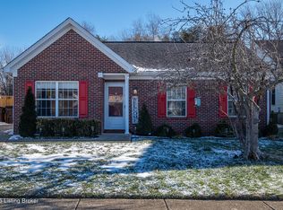 10105 Park Lake Dr, Louisville, KY 40229