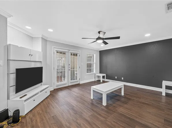 600 Bagby Ave APT 3E, Waco, TX 76706