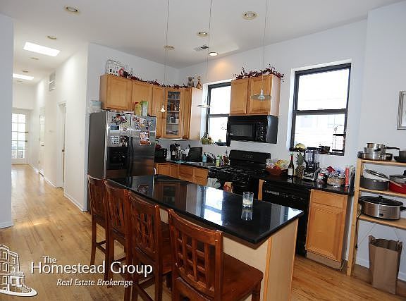 4th image of 1753 W Chicago Ave #3FRONT
