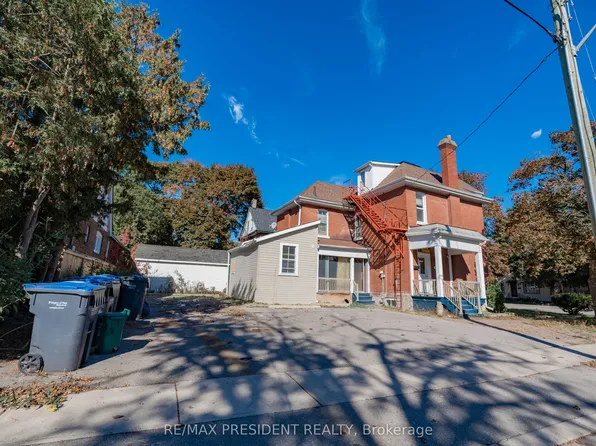 2 David St, Brampton, ON L6X 1J1
