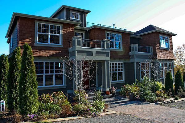 Modern Exterior with Rich Finishes