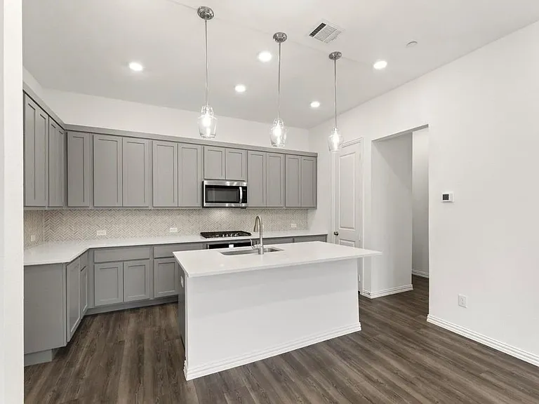 1064 Old Rosebud Dr — Photo 1