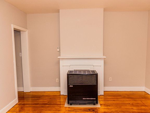 2nd image of 1017 W Leigh St APT 1