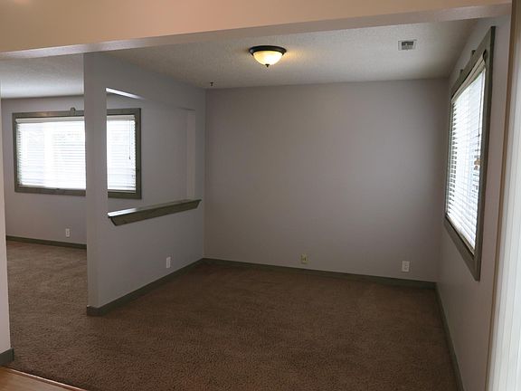4th image of 7811 S Chadbourne Dr