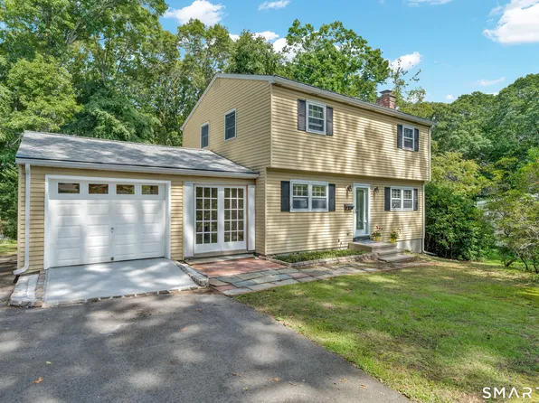 16 Overlook Drive, Waterford, CT 06385