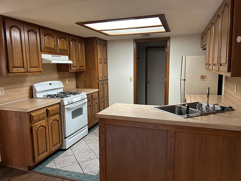 2801 E Seattle St — Photo 5