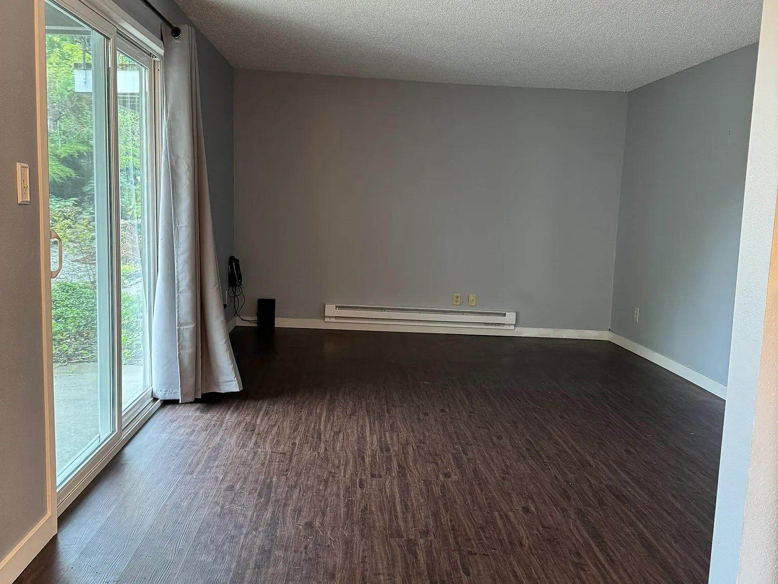 2 bed, 920 sqft, $1,900 — Photo 2
